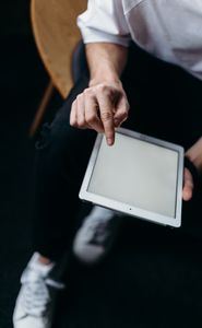 “Le insidie del digitale e deontologia delle relazioni”